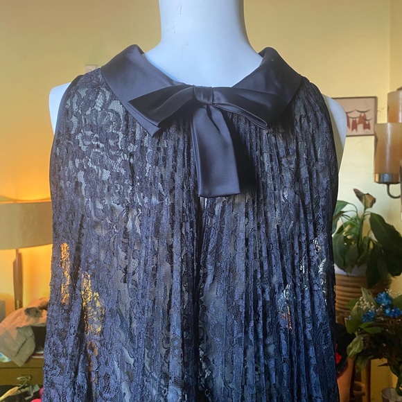 Vintage ladies black lace trapeze tent a line flowing mod gothic pleated dress - Picture 11 of 13